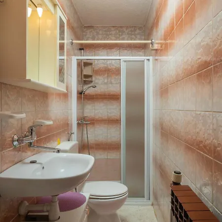 Lola - Lbn381 By Interhome