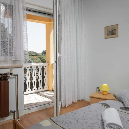 Holiday home Lola - Lbn381 By Interhome