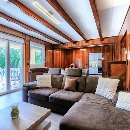 Lola By Interhome