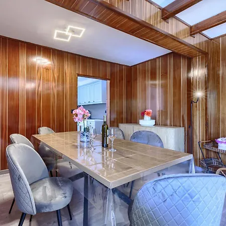 Lola By Interhome *