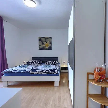 Lola By Interhome