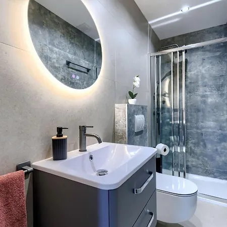 Lola By Interhome